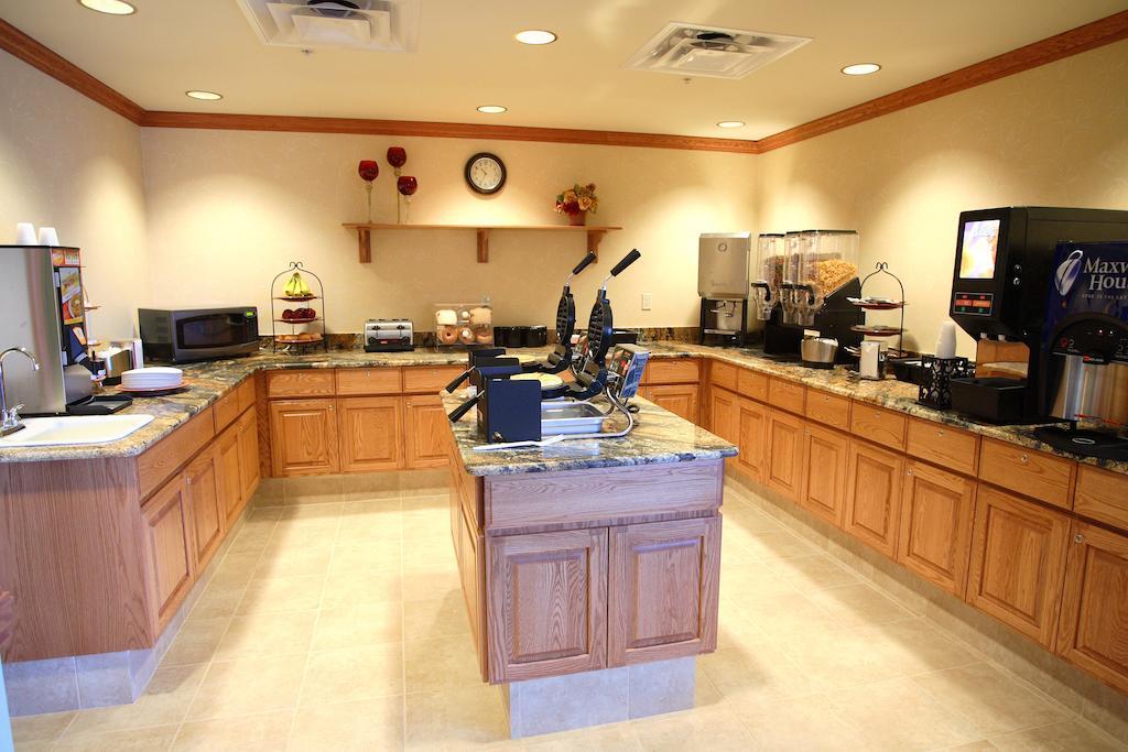 Country Inn & Suites By Radisson, Grand Forks, Nd Ресторант снимка