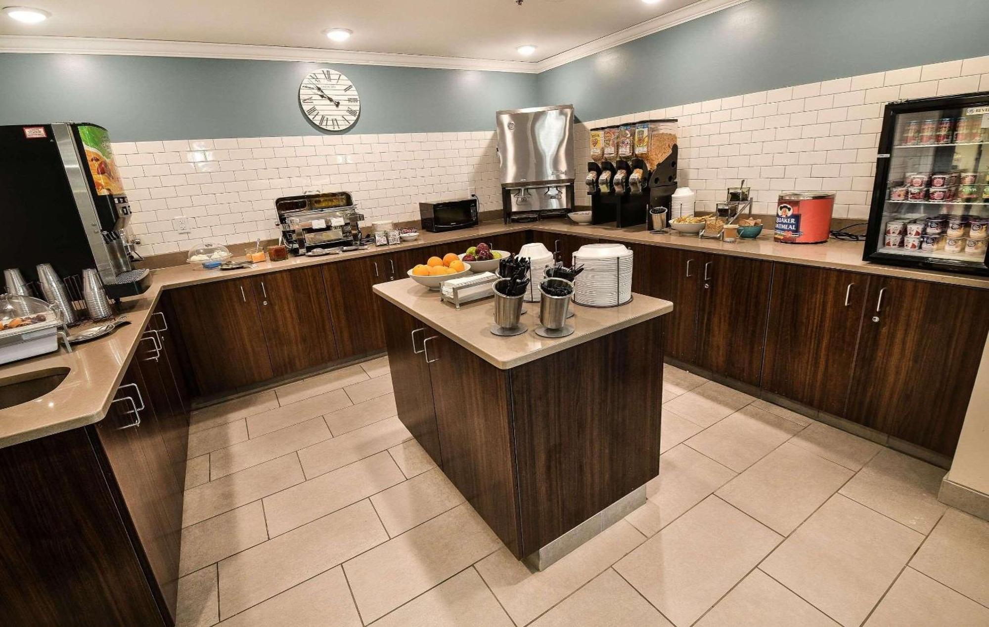 Country Inn & Suites By Radisson, Grand Forks, Nd Екстериор снимка